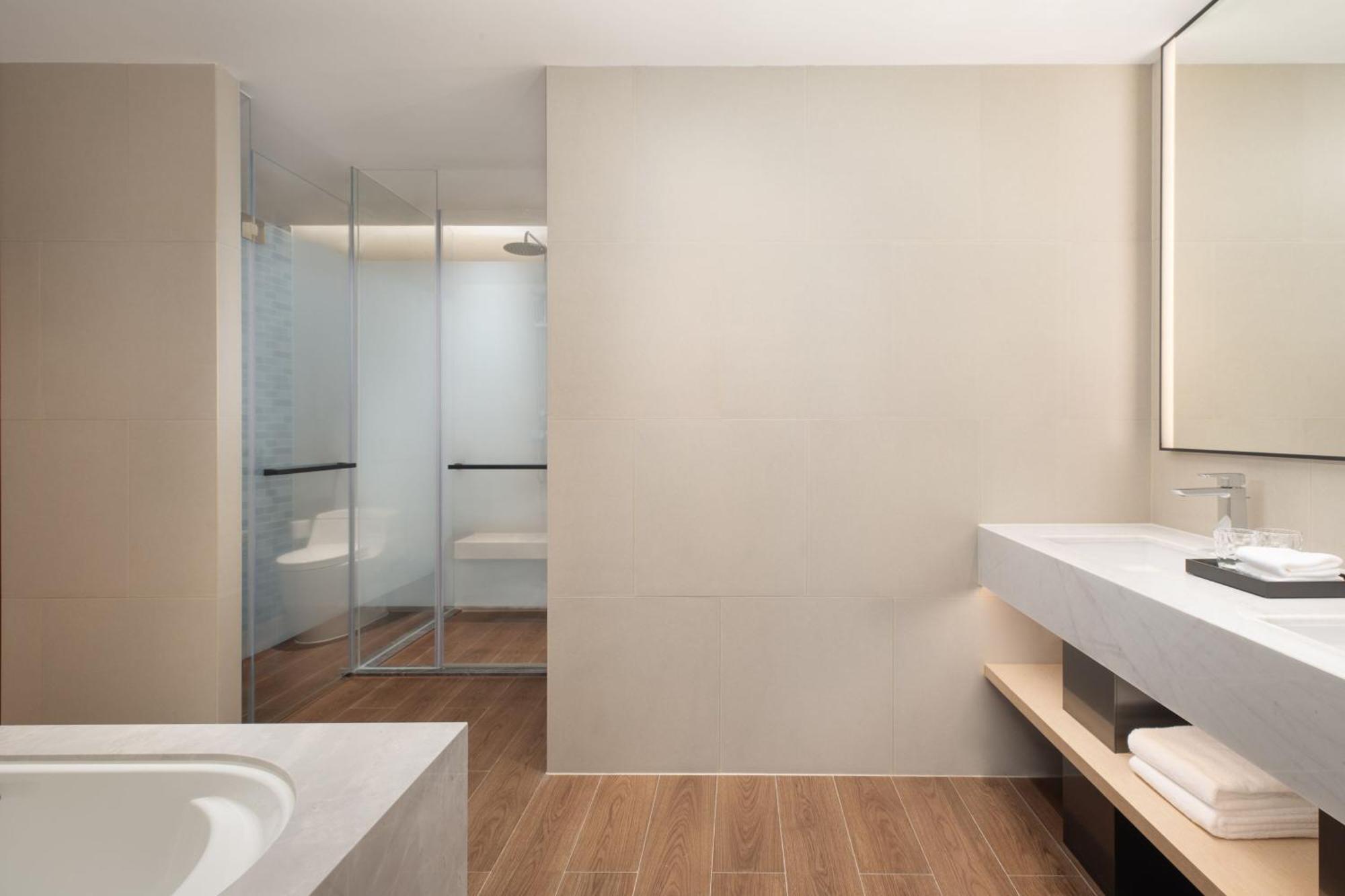 Fairfield By Marriott Lingang Special Area Hotel